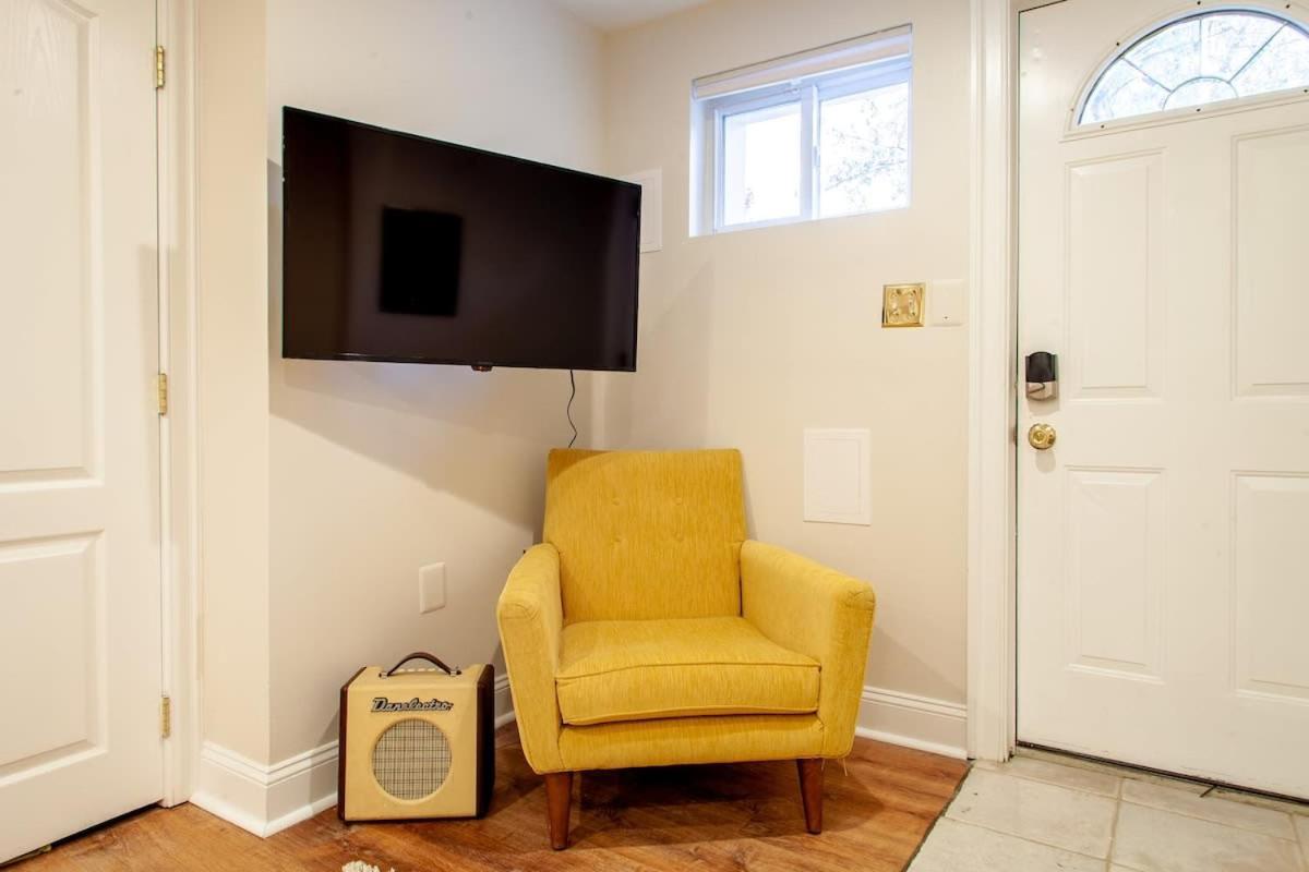 Cozy In Cohi Dc Apartment Washington