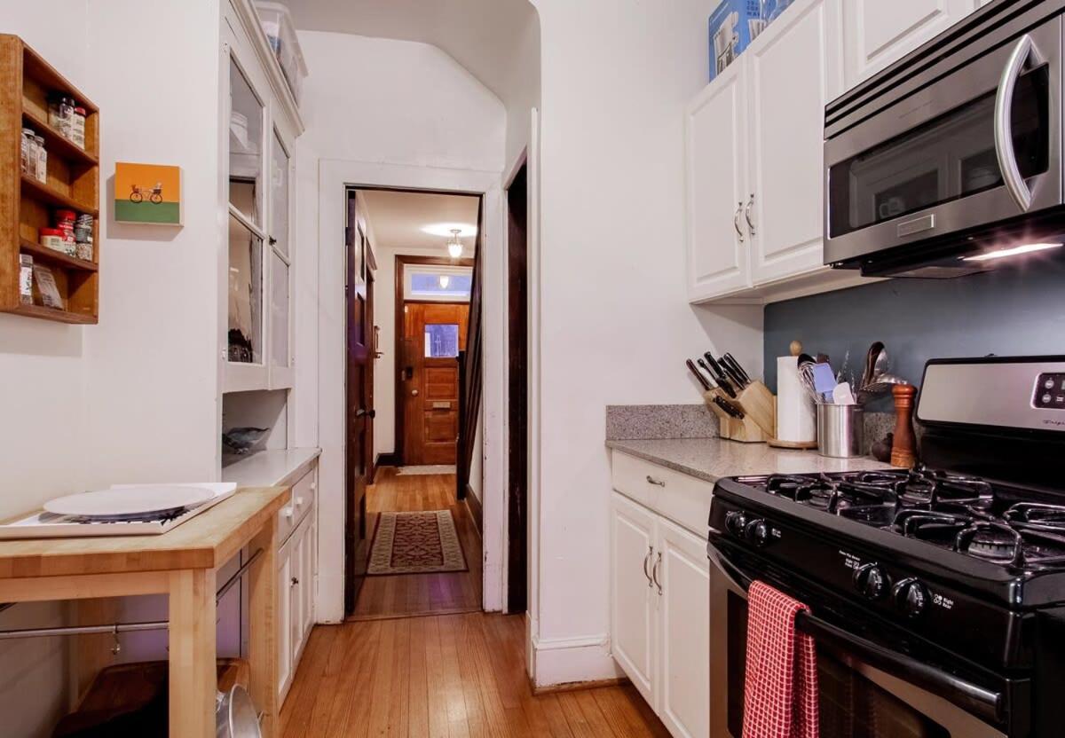 The E St Retreat Lovely 3-br Nestled Between H St & Eastern Market