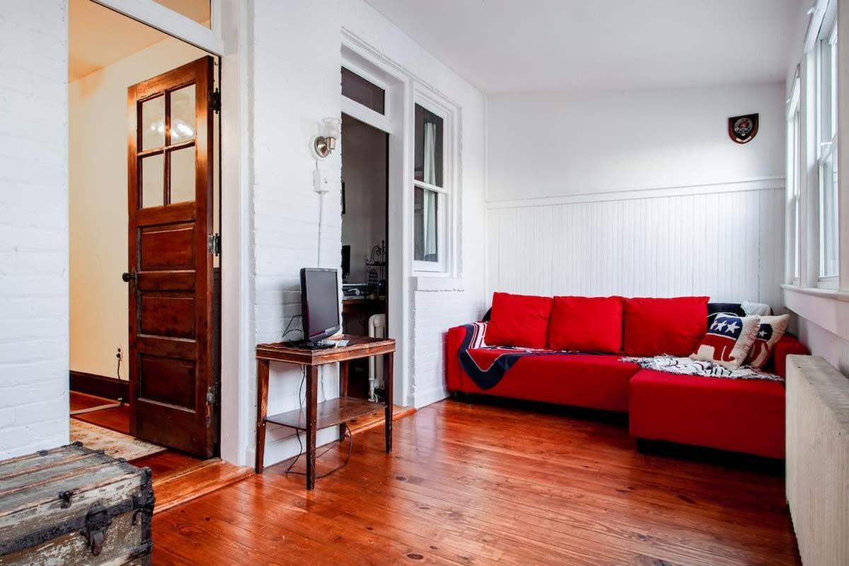 Holiday home The E St Retreat Lovely 3-br Nestled Between H St & Eastern Market