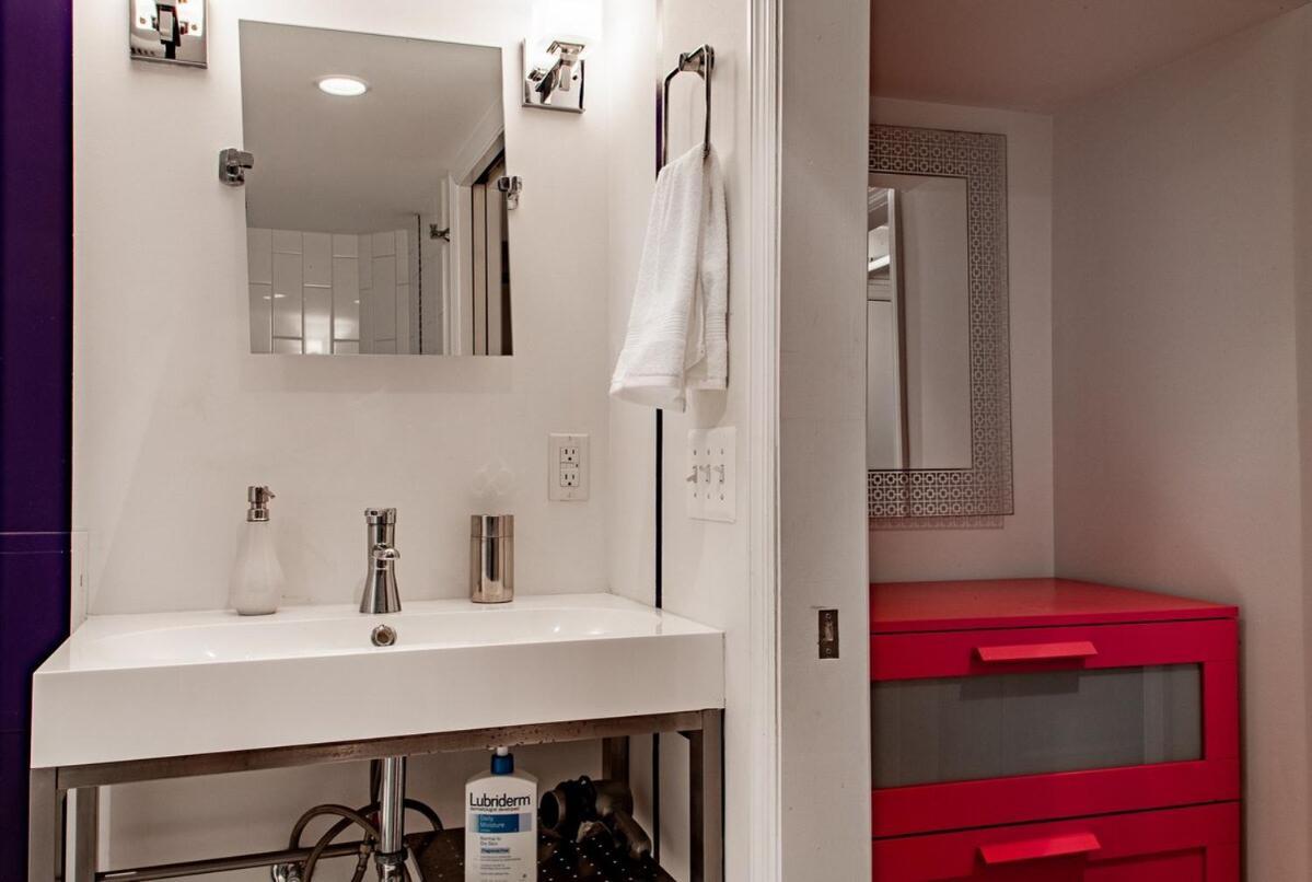 The E St Retreat Lovely 3-br Nestled Between H St & Eastern Market Holiday home Washington