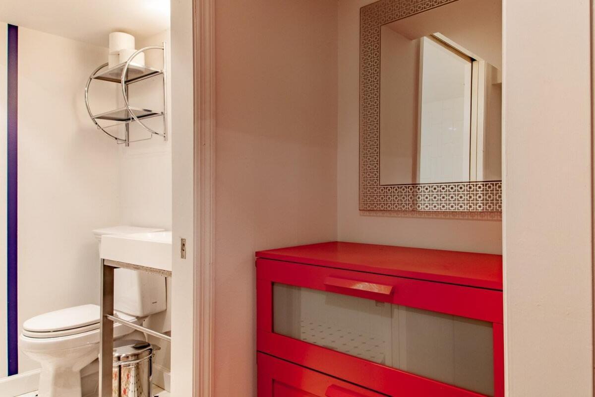 Holiday home The E St Retreat Lovely 3-br Nestled Between H St & Eastern Market Washington