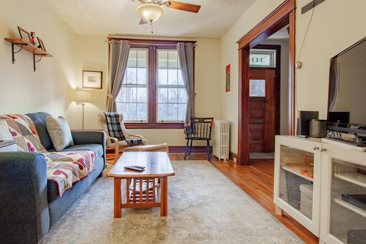 The E St Retreat Lovely 3-br Nestled Between H St & Eastern Market