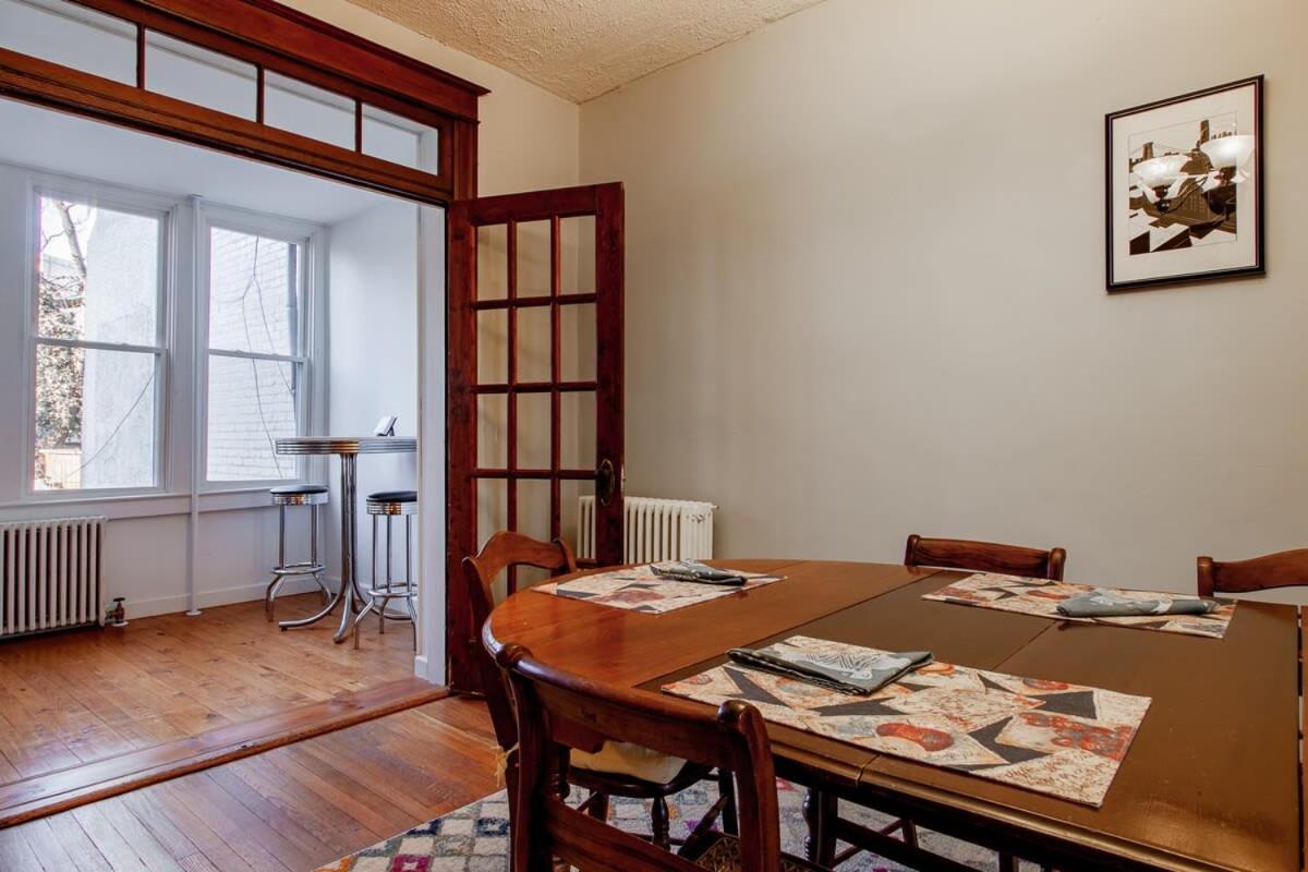 Holiday home The E St Retreat Lovely 3-br Nestled Between H St & Eastern Market *