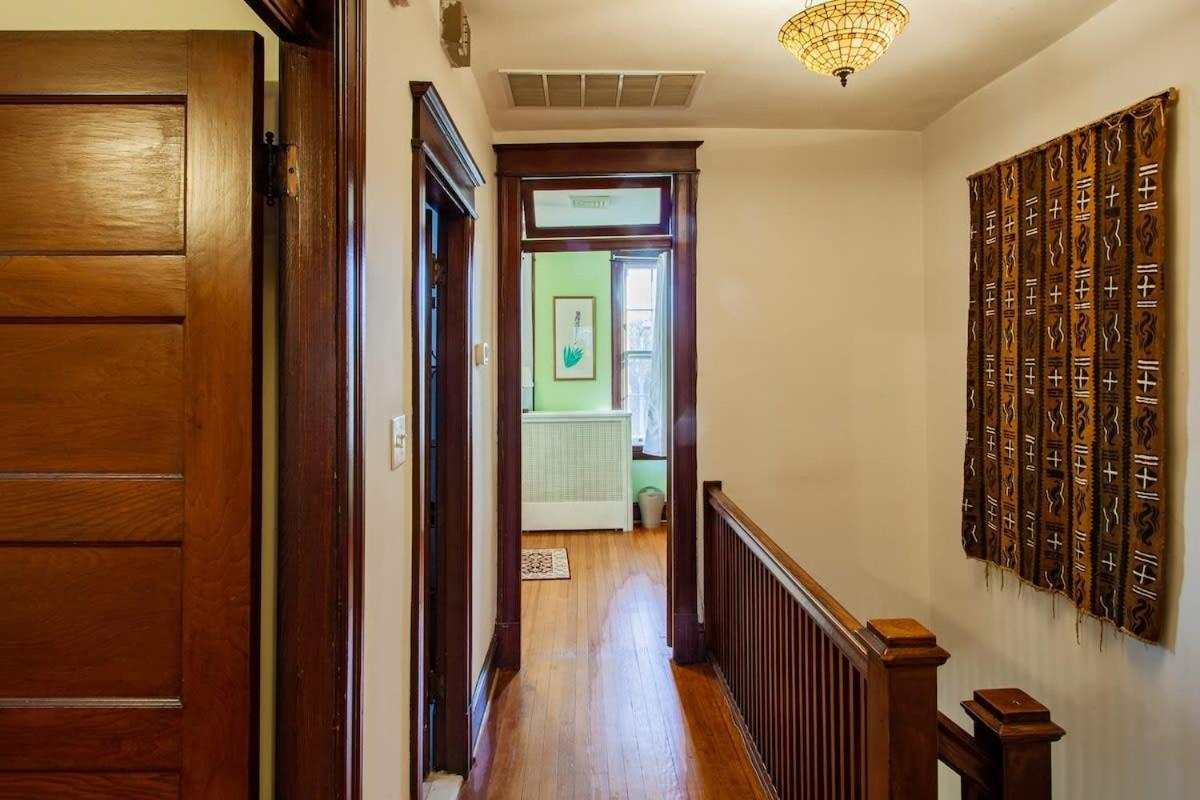 The E St Retreat Lovely 3-br Nestled Between H St & Eastern Market