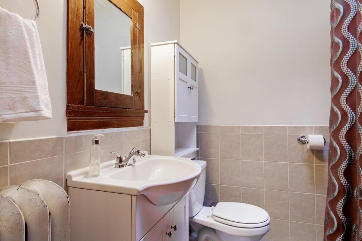 Holiday home The E St Retreat Lovely 3-br Nestled Between H St & Eastern Market