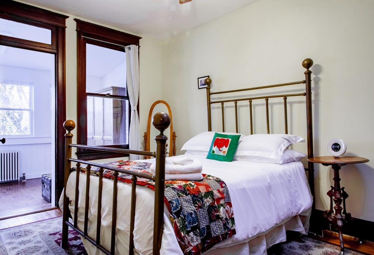 Holiday home The E St Retreat Lovely 3-br Nestled Between H St & Eastern Market Washington