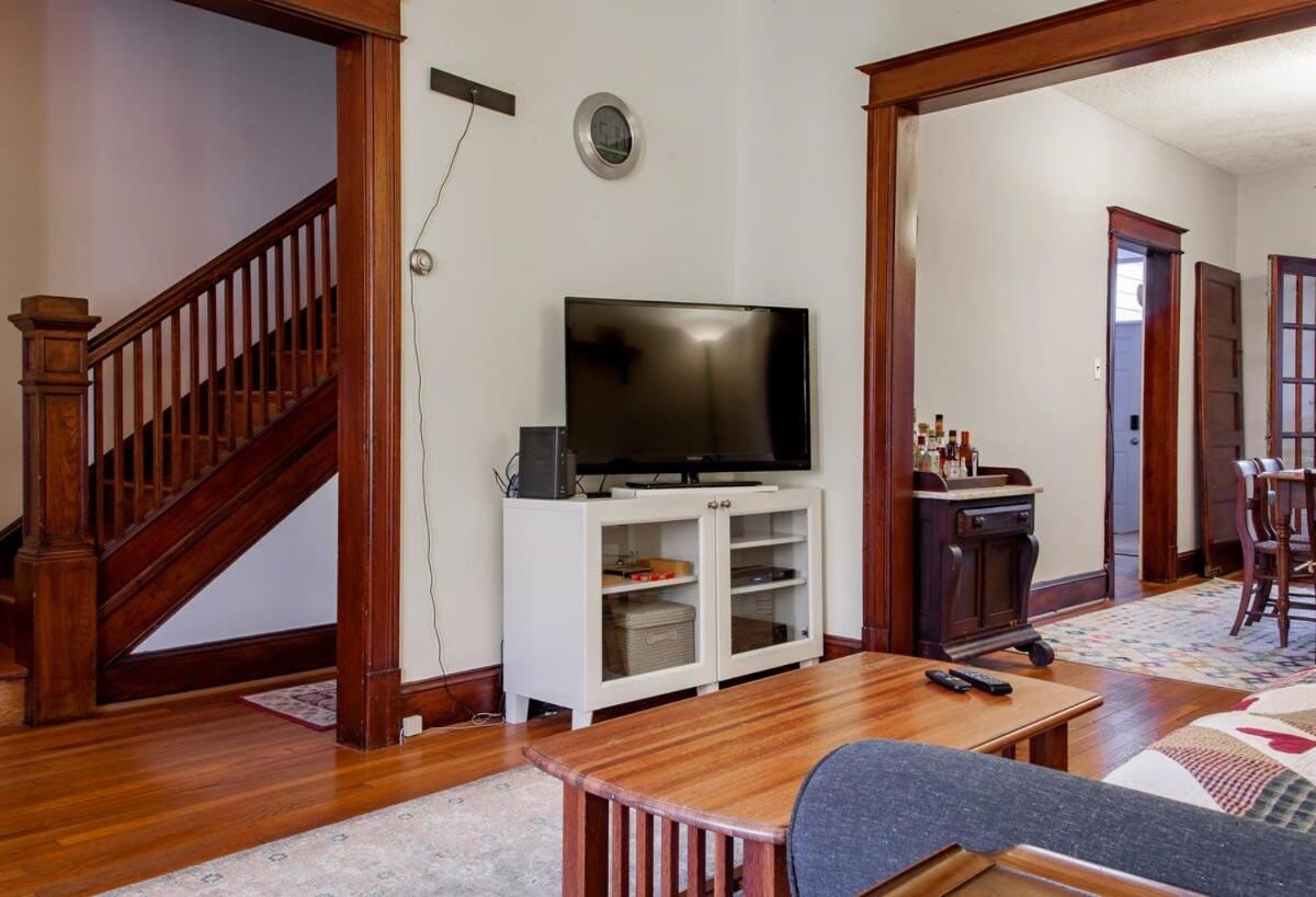 Holiday home The E St Retreat Lovely 3-br Nestled Between H St & Eastern Market *
