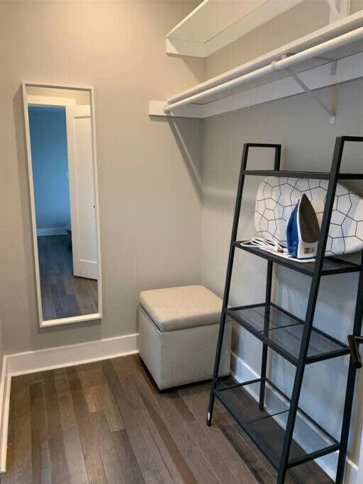 The Little Nest Charming Brookland Parking Apartment