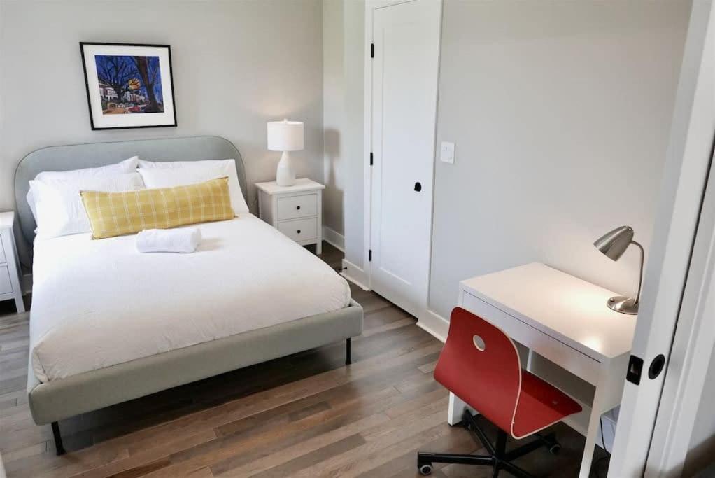 The Little Nest Charming Brookland Parking Apartment *