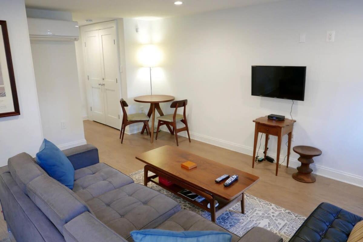 Historic Shawledroit Park Gem - 1 Bedroom On U St Apartment *