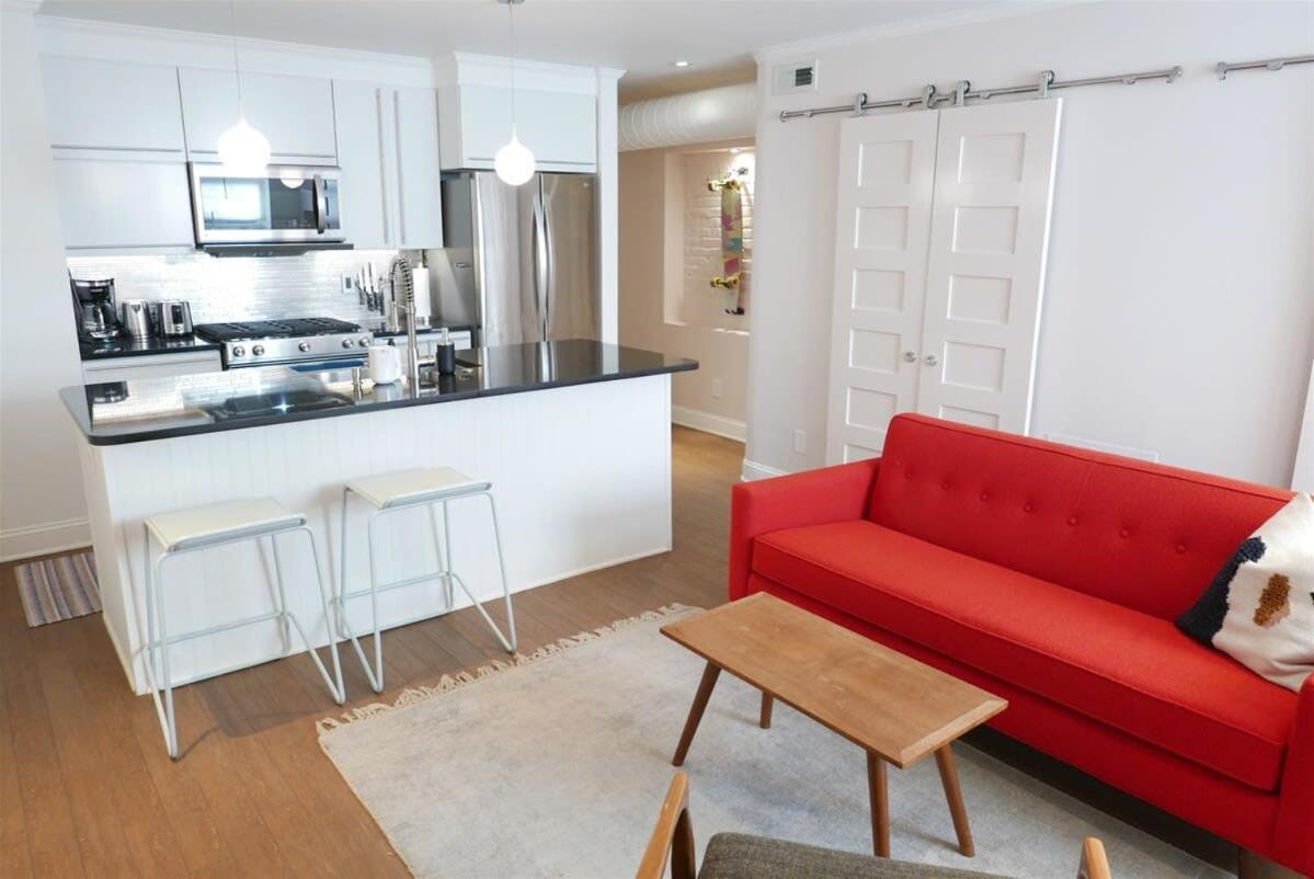 Heart Of Mount Pleasant - With Parking Apartment