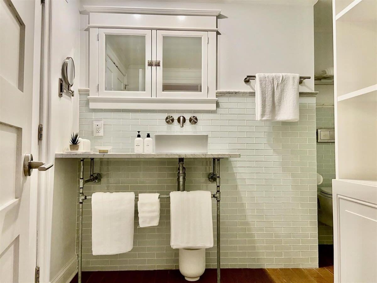 Heart Of Mount Pleasant - With Parking Apartment Washington