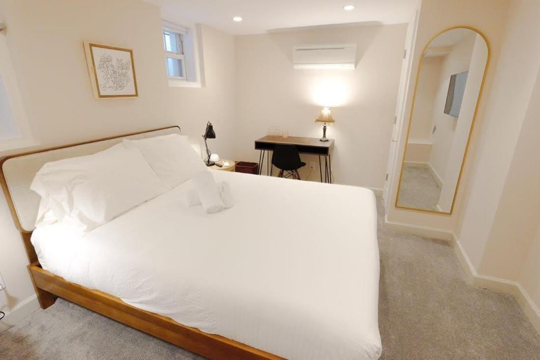 Modern In The Heart Of Logan Circle Apartment