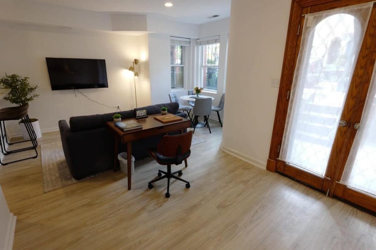 The Grand Dame Of Shaw-between Shaw & Logan Circle Apartment