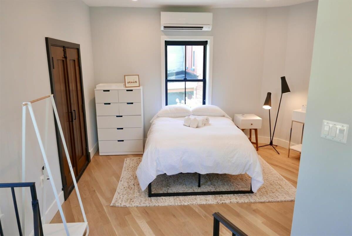 Holiday home The Chic Carriage House In Shaw Sleeps 2 *