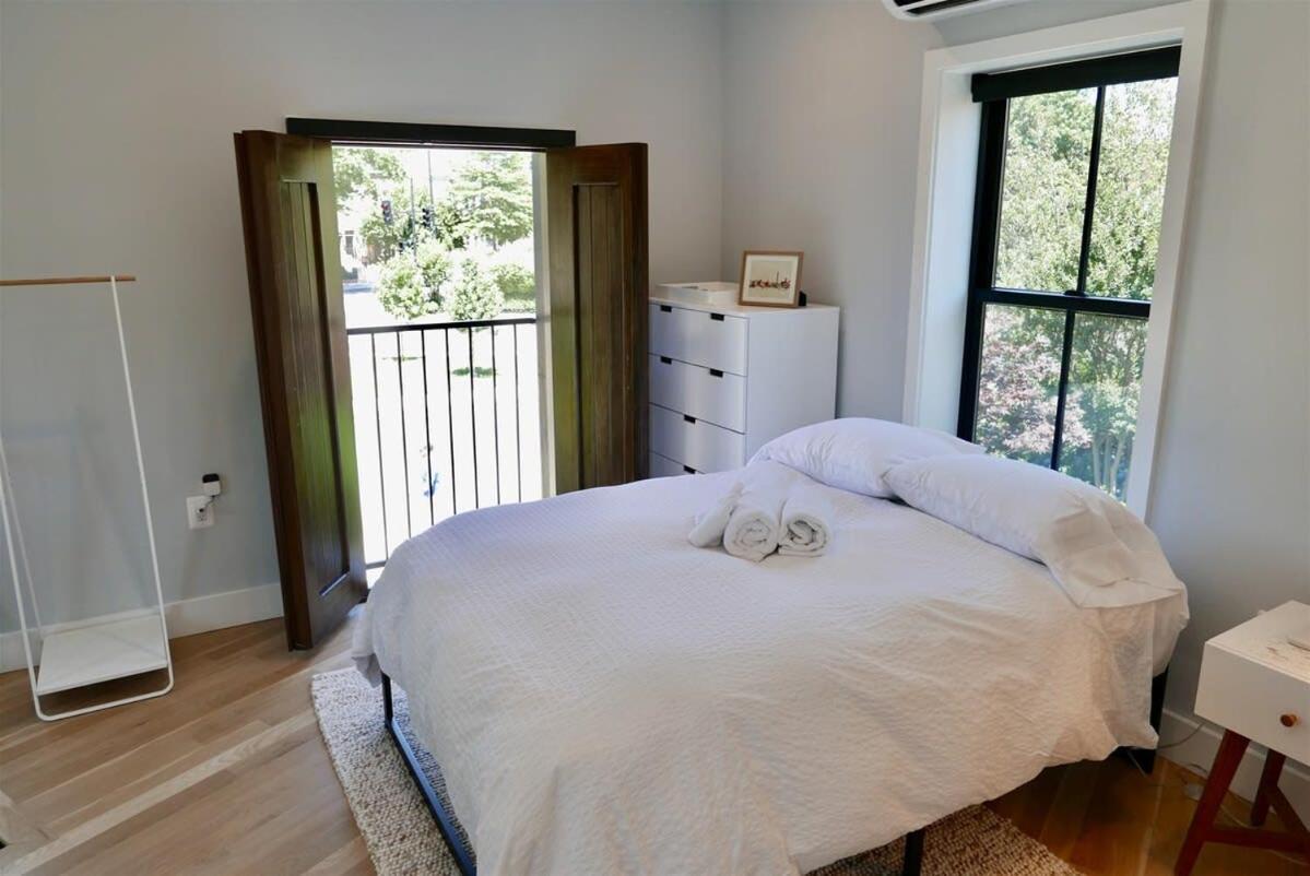 Holiday home The Chic Carriage House In Shaw Sleeps 2 *