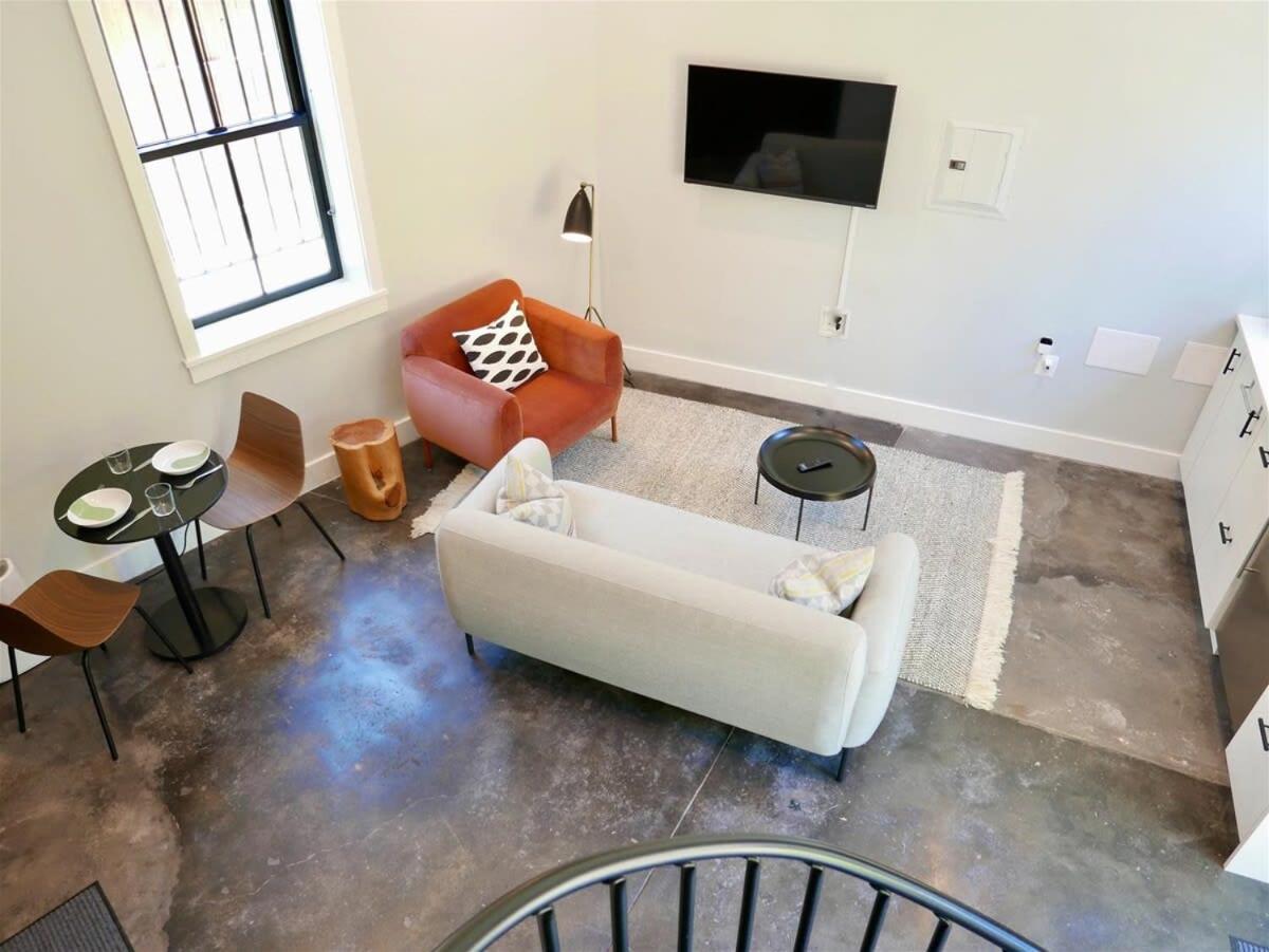 The Chic Carriage House In Shaw Sleeps 2 Holiday home Washington