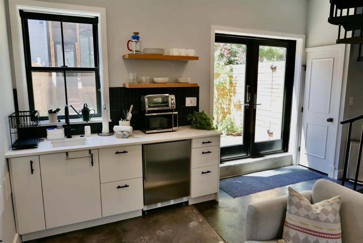 The Chic Carriage House In Shaw Sleeps 2 *