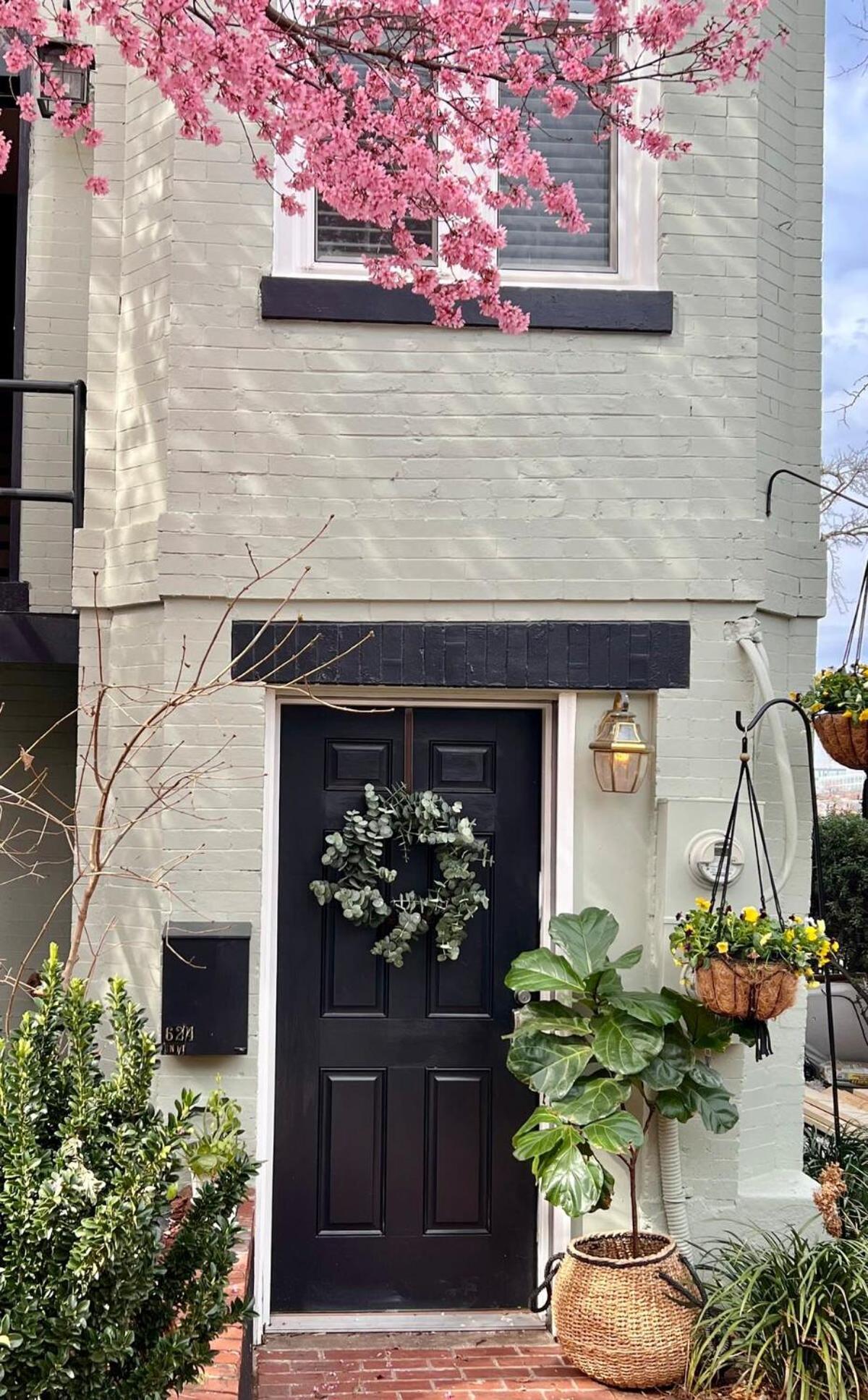 Charming And Historic In Capitol Hill Apartment *