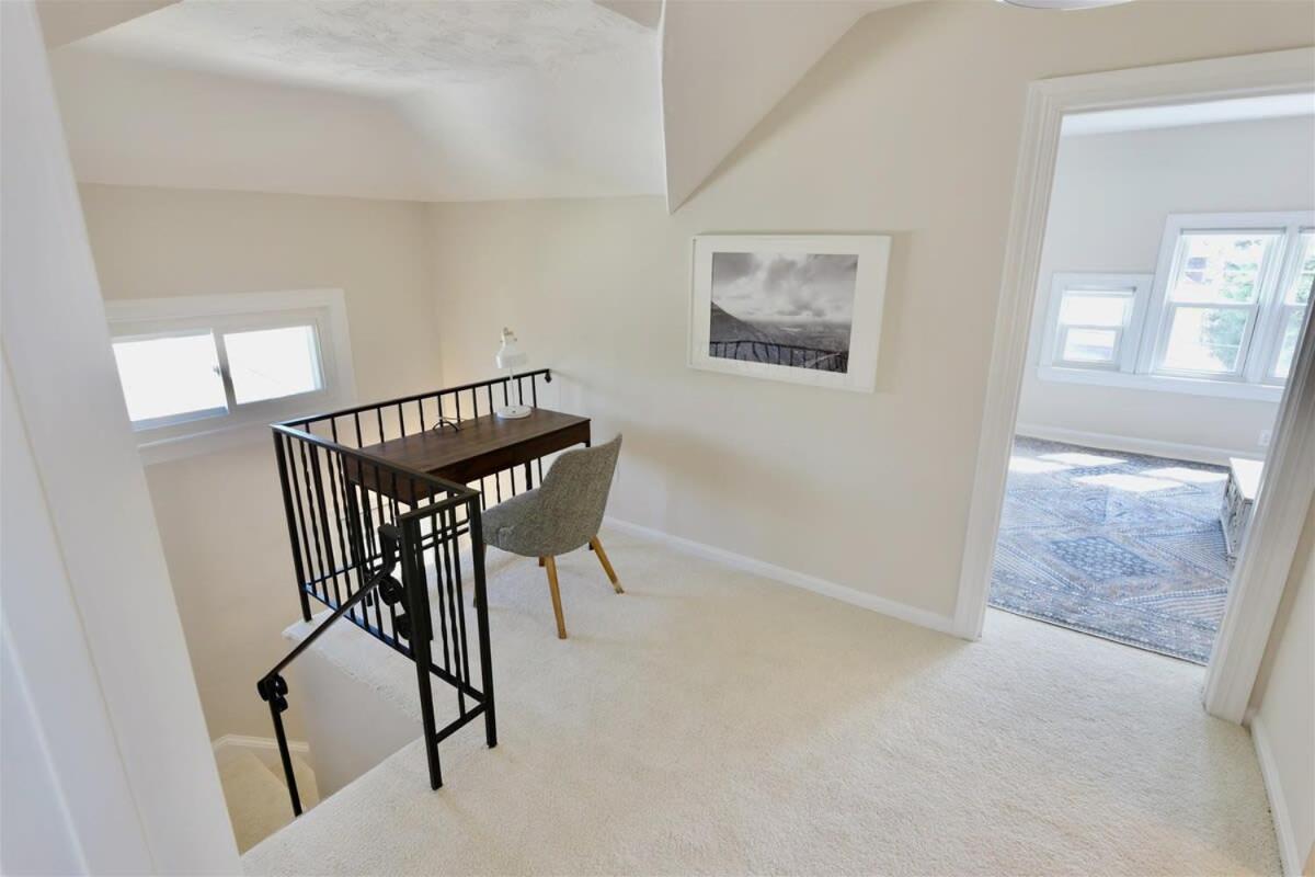 New In The Clouds Easy Downtown Access W Parking *