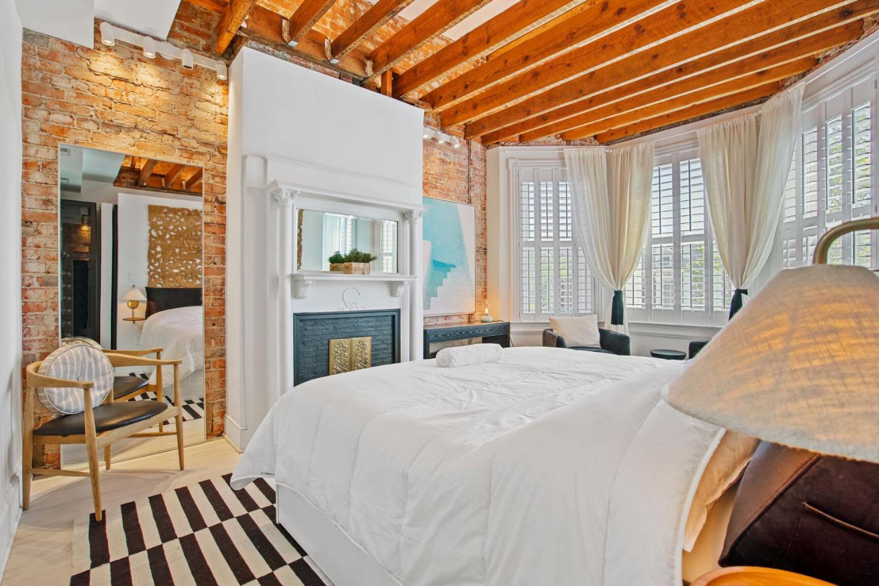 Boho Bliss Bloomingdale Parking Holiday home