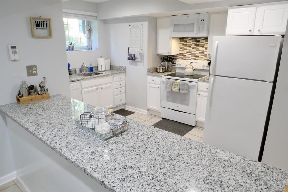 Trendy In Bloomingdale - Parking Apartment