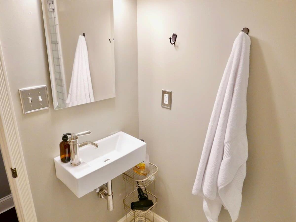 Apartment Amazing Location - Close To Union Station