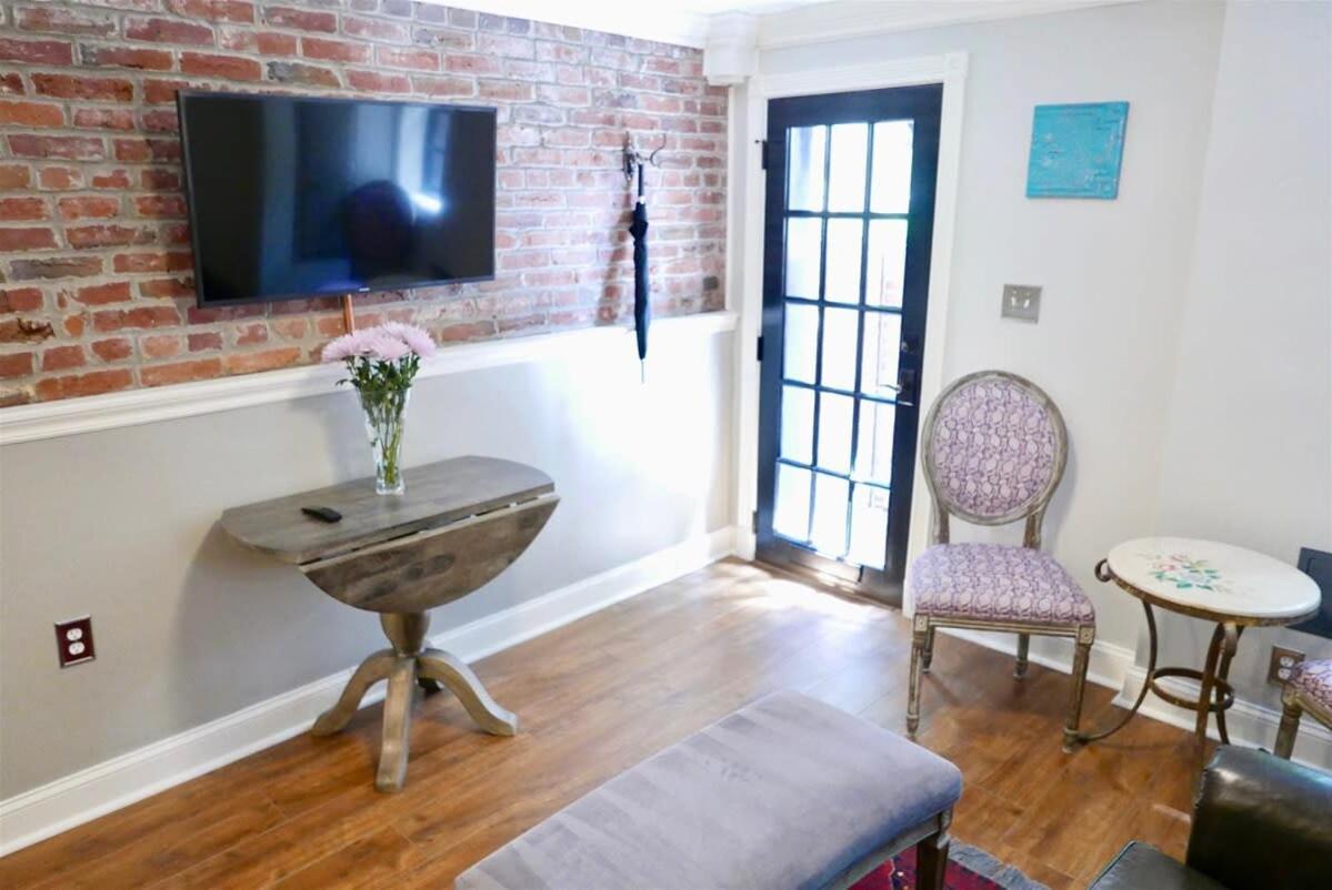 Apartment Amazing Location - Close To Union Station