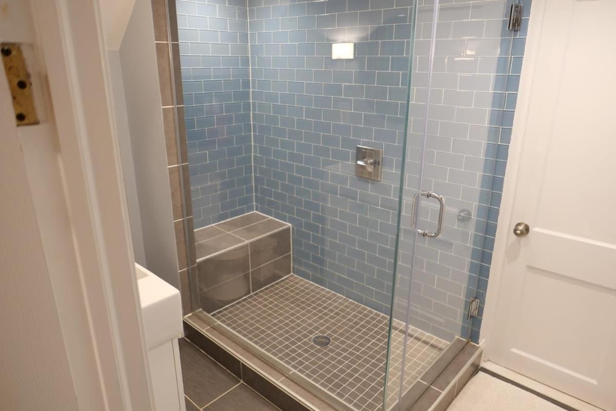 Rock Creek Park Apartment *