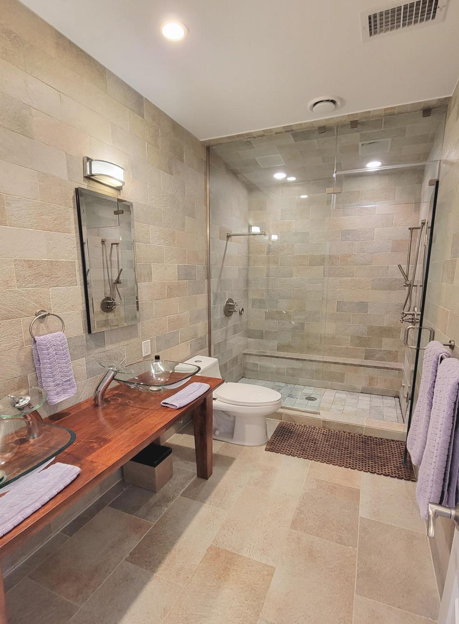 Holiday home Modern 1 Block From Metro Subway Minutes To Capital, Museums And National Mall *