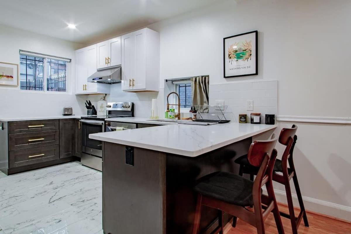Fancy 1-br In Location Parking Available *