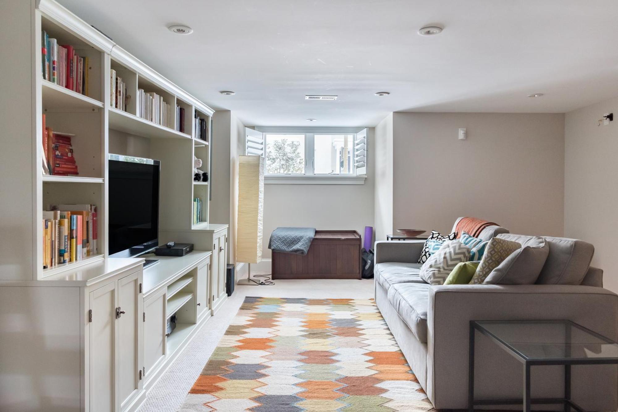 Explore Sights Of From Spacious Crib * Washington