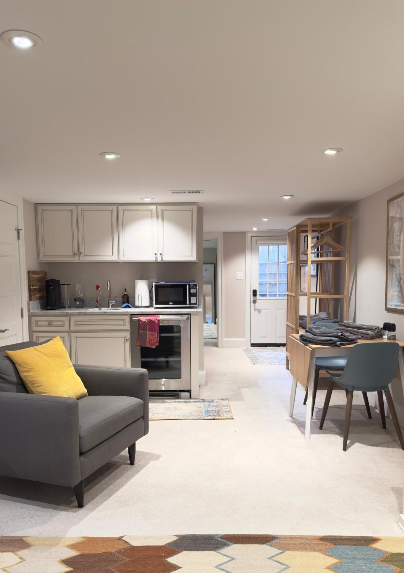 Explore Sights Of From Spacious Crib * Washington