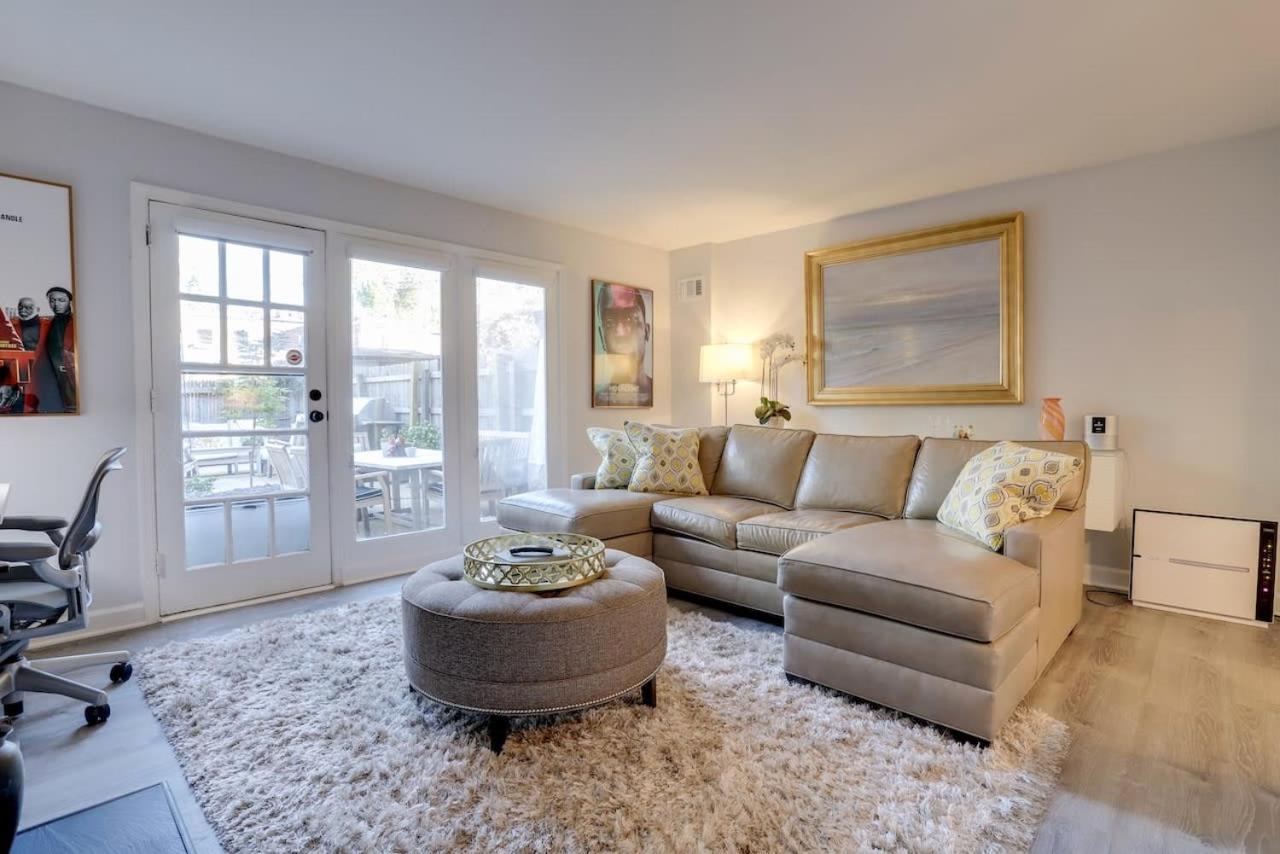 Sojourn Free Parking Capitol Hill Apartment *