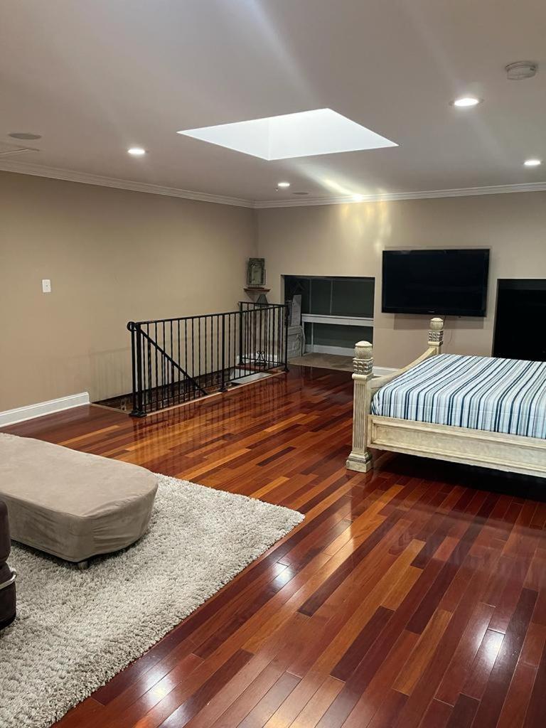Large 2level 3br, 3ba With Free Parking Near Downtown Dc Aparthotel Washington