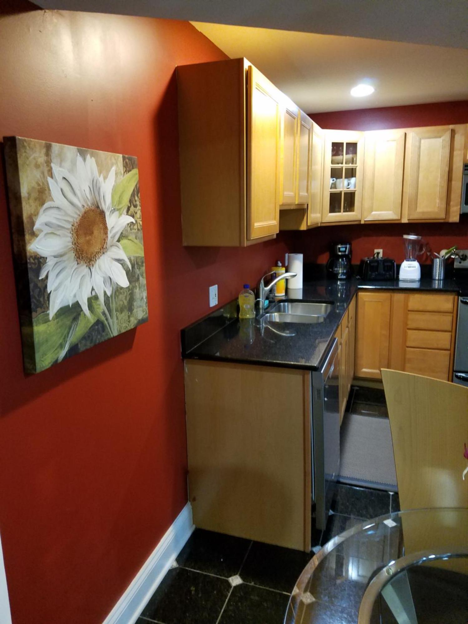 Spacious And Private 3br, 3ba With Free Parking Near Downtown Dc