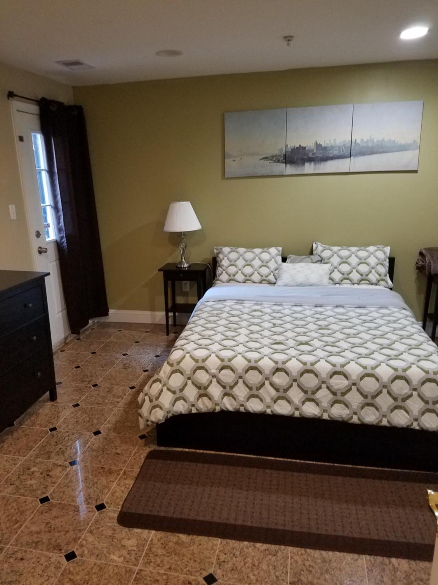 Spacious And Private 3br, 3ba With Free Parking Near Downtown Dc
