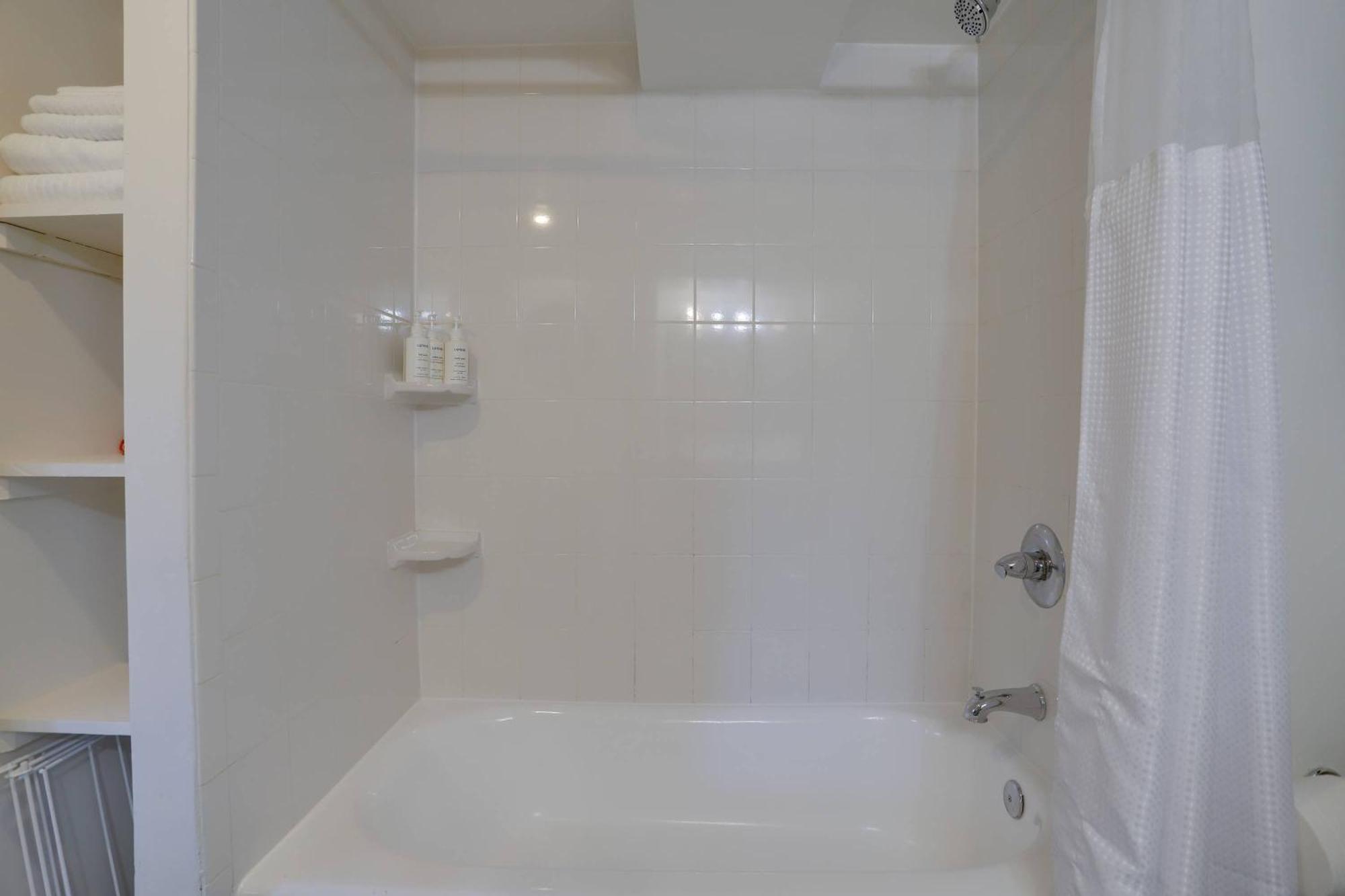 Sojourn 1 Bedroom Garden Level Sleeps 2 Apartment Washington