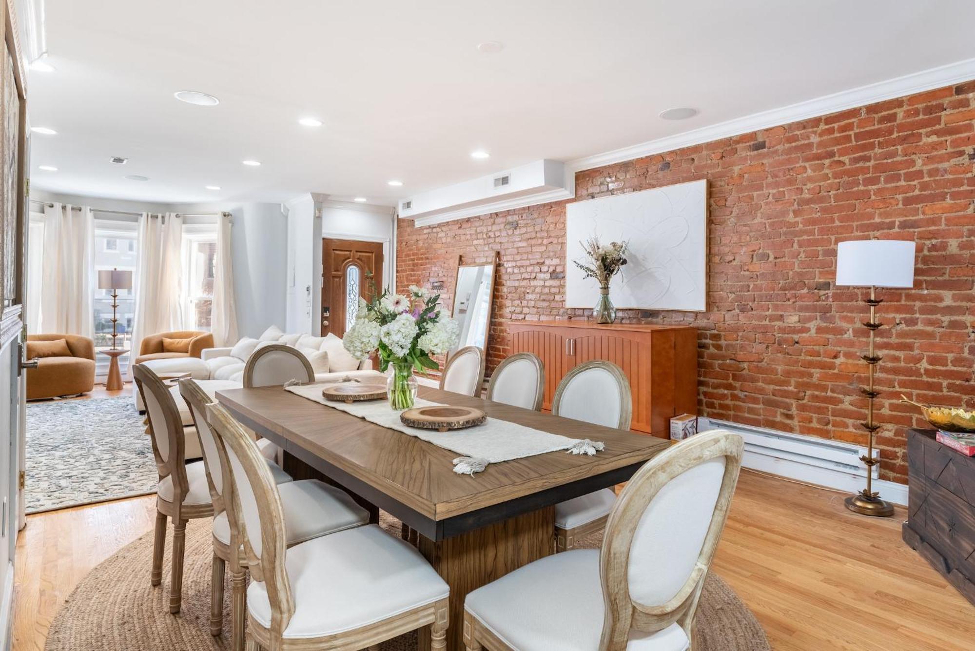 Spacious 4br Dc Townhouse With Jacuzzi & Parking * Washington