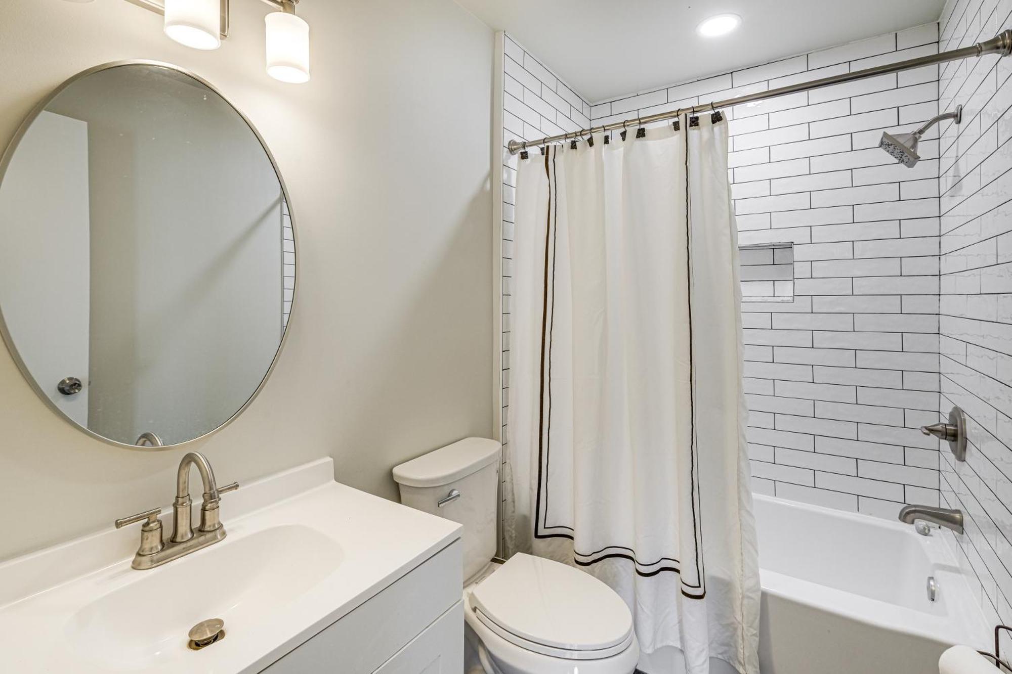 5 Mi To Smithsonian Museum Pet-friendly In Dc Apartment Washington
