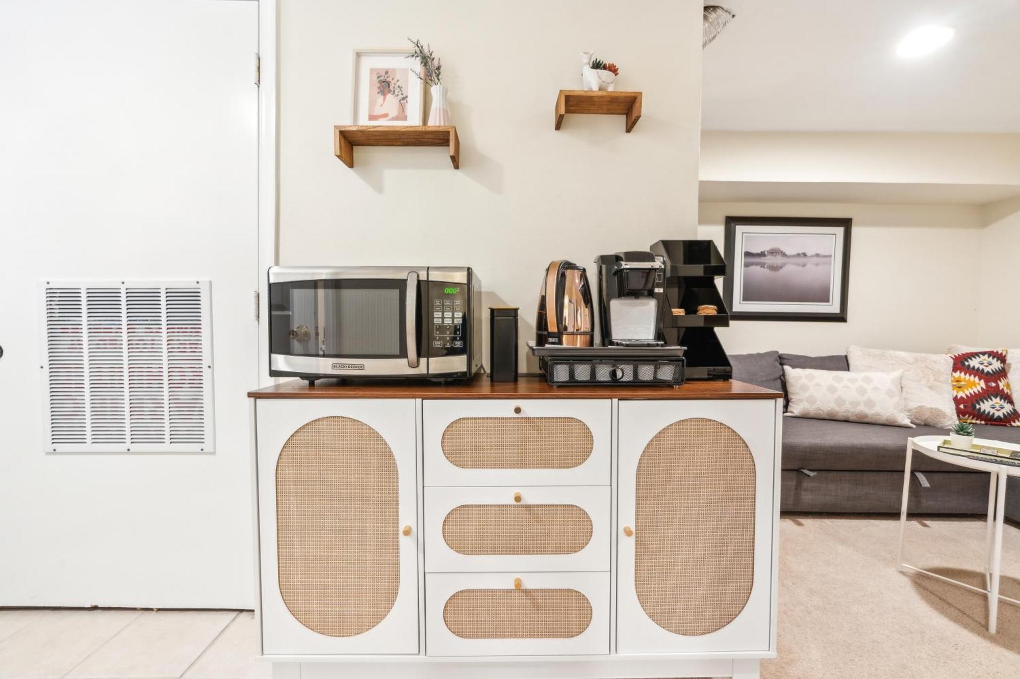 Apartment 1br Queen W Secure Parking And Fiberoptics Washington