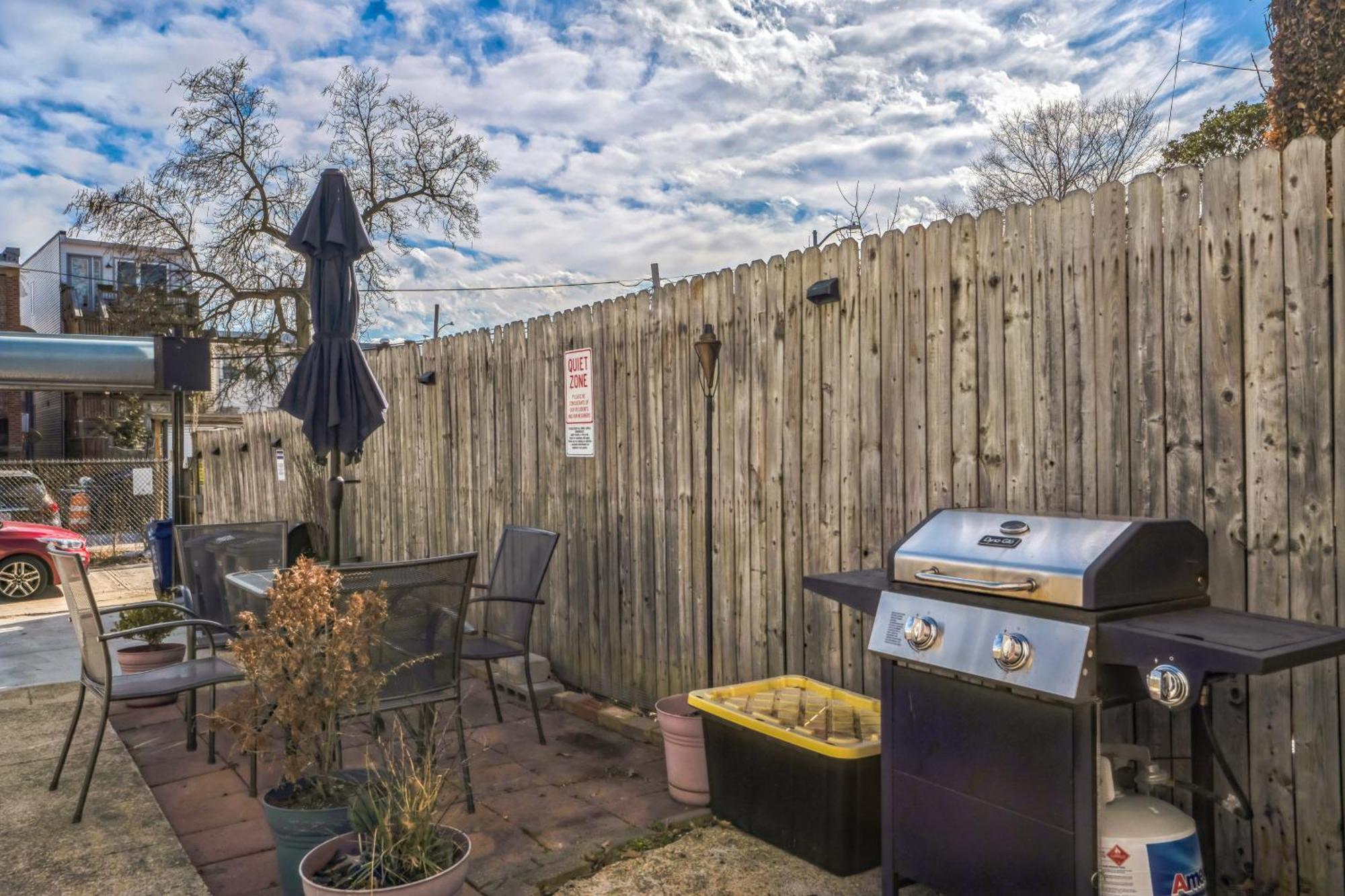 1br Queen W Secure Parking And Fiberoptics Apartment
