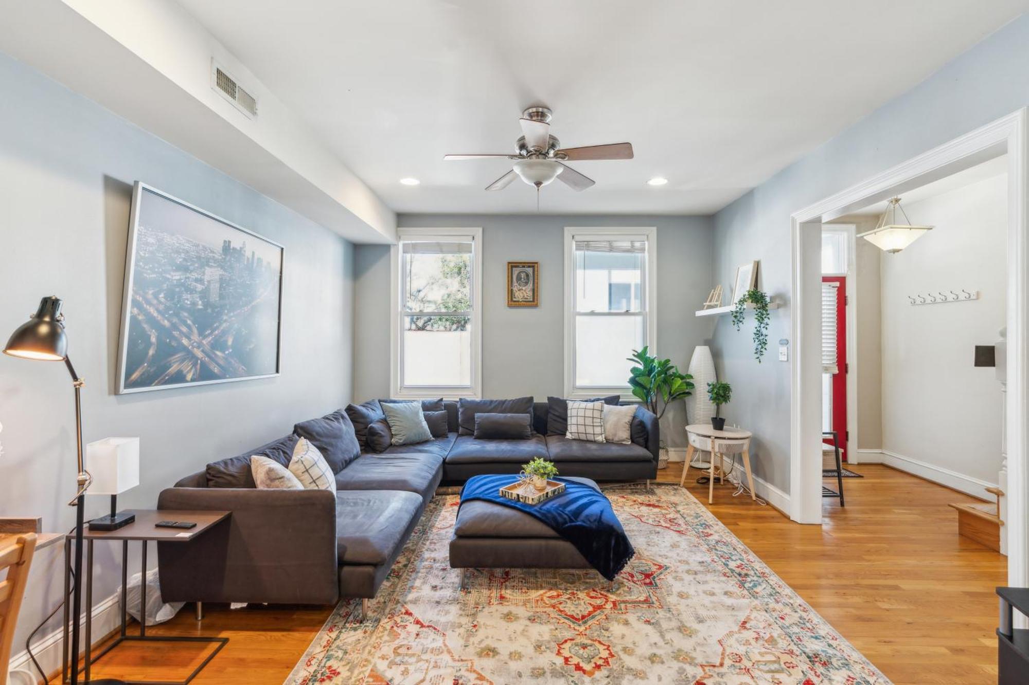 Peaceful 3 Bedroom With Parking, Family Friendly Near Medstar * Washington