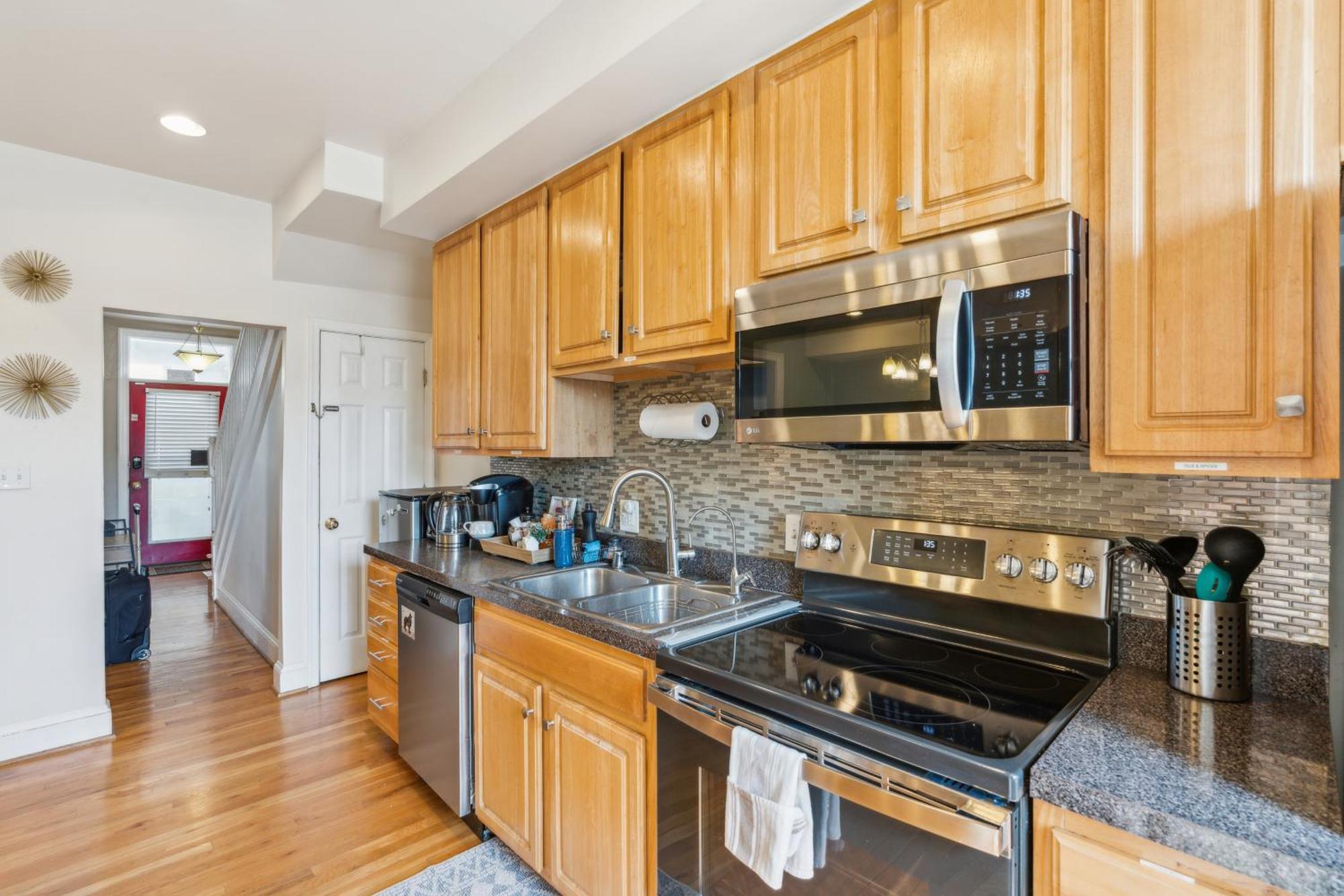 Peaceful 3 Bedroom With Parking, Family Friendly Near Medstar * Washington