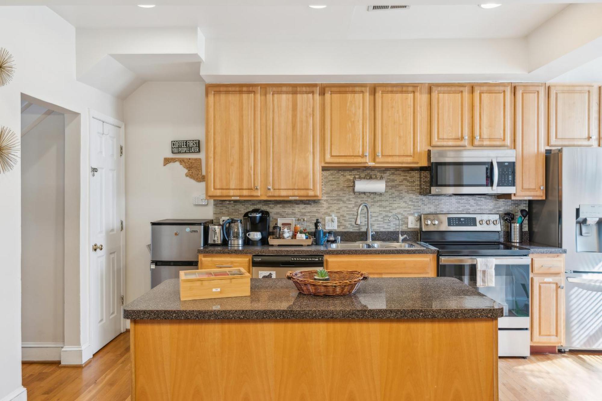 Peaceful 3 Bedroom With Parking, Family Friendly Near Medstar
