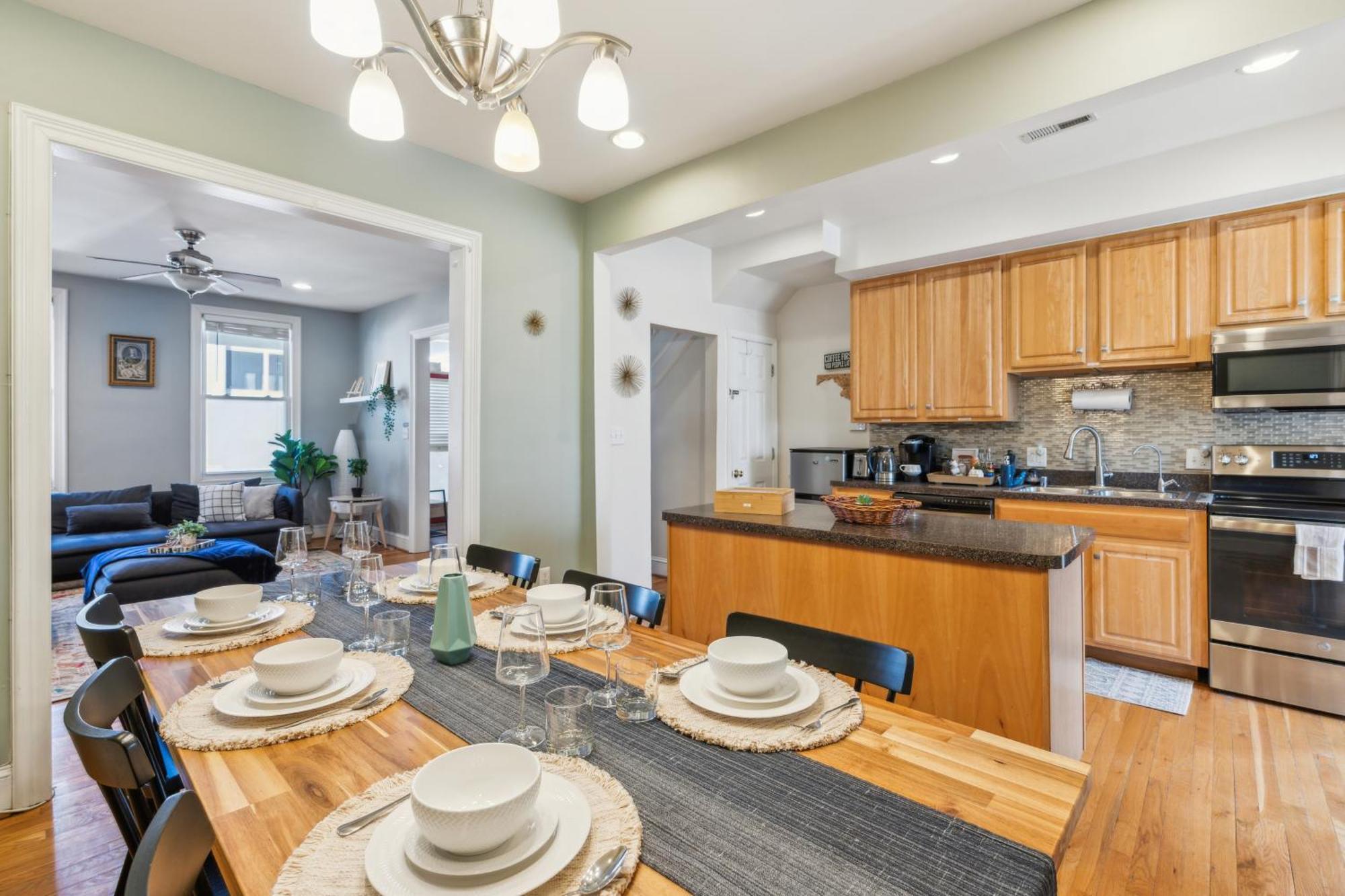 Peaceful 3 Bedroom With Parking, Family Friendly Near Medstar Apartment
