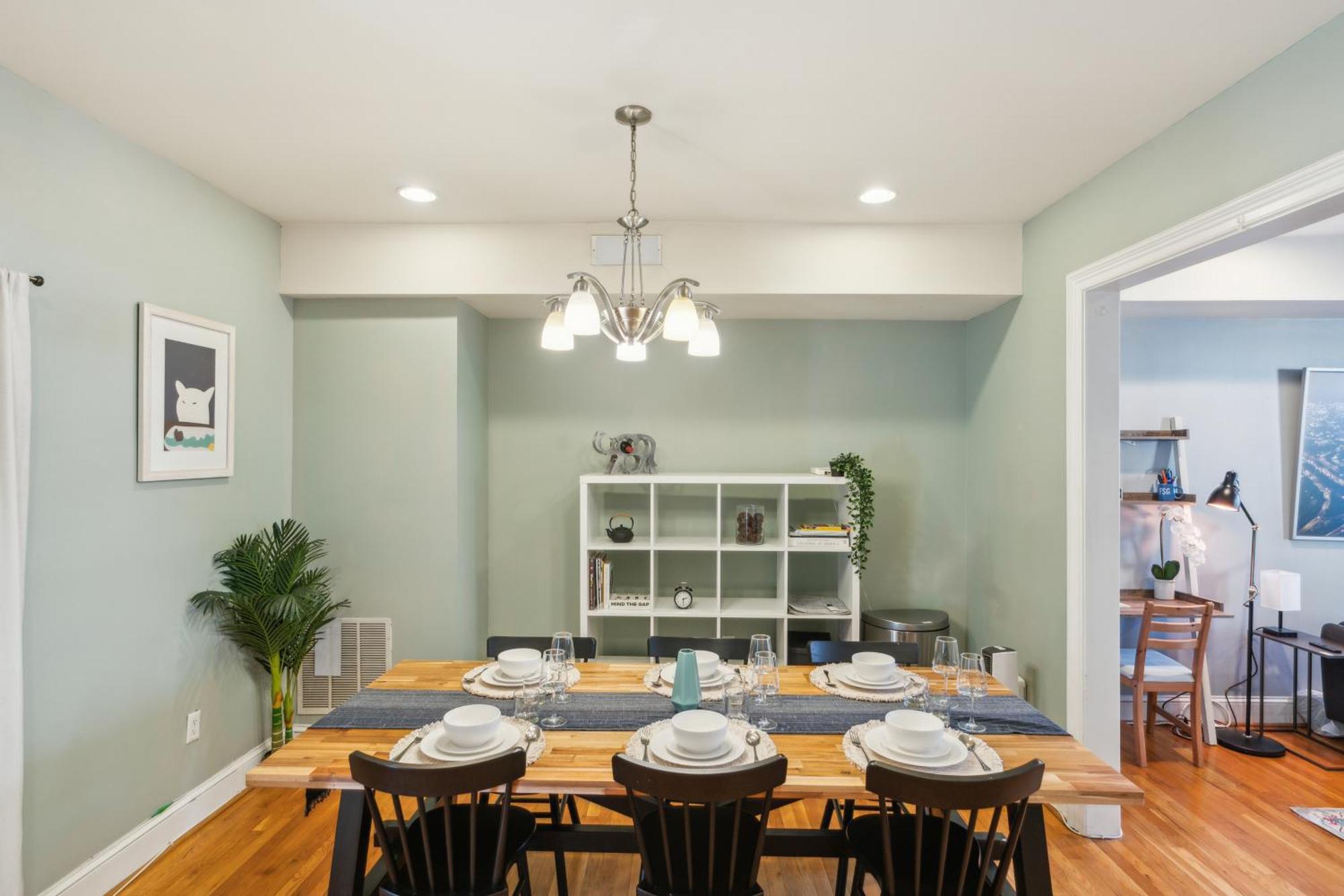 Peaceful 3 Bedroom With Parking, Family Friendly Near Medstar Apartment