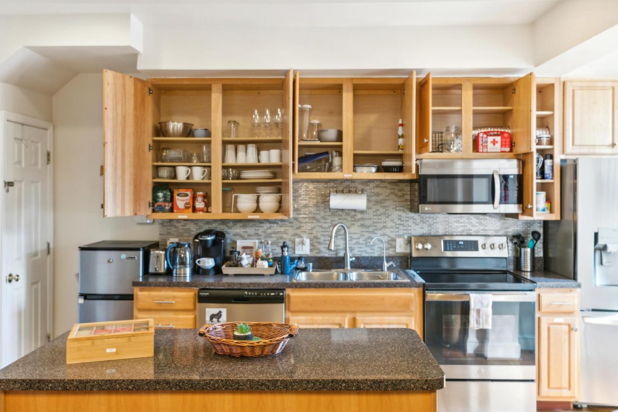 Peaceful 3 Bedroom With Parking, Family Friendly Near Medstar Apartment Washington