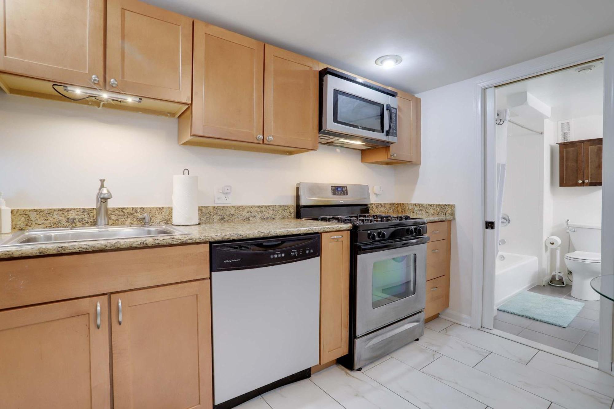 Sojourn 1 Bedroom Garden Level Sleeps 2 Apartment Washington