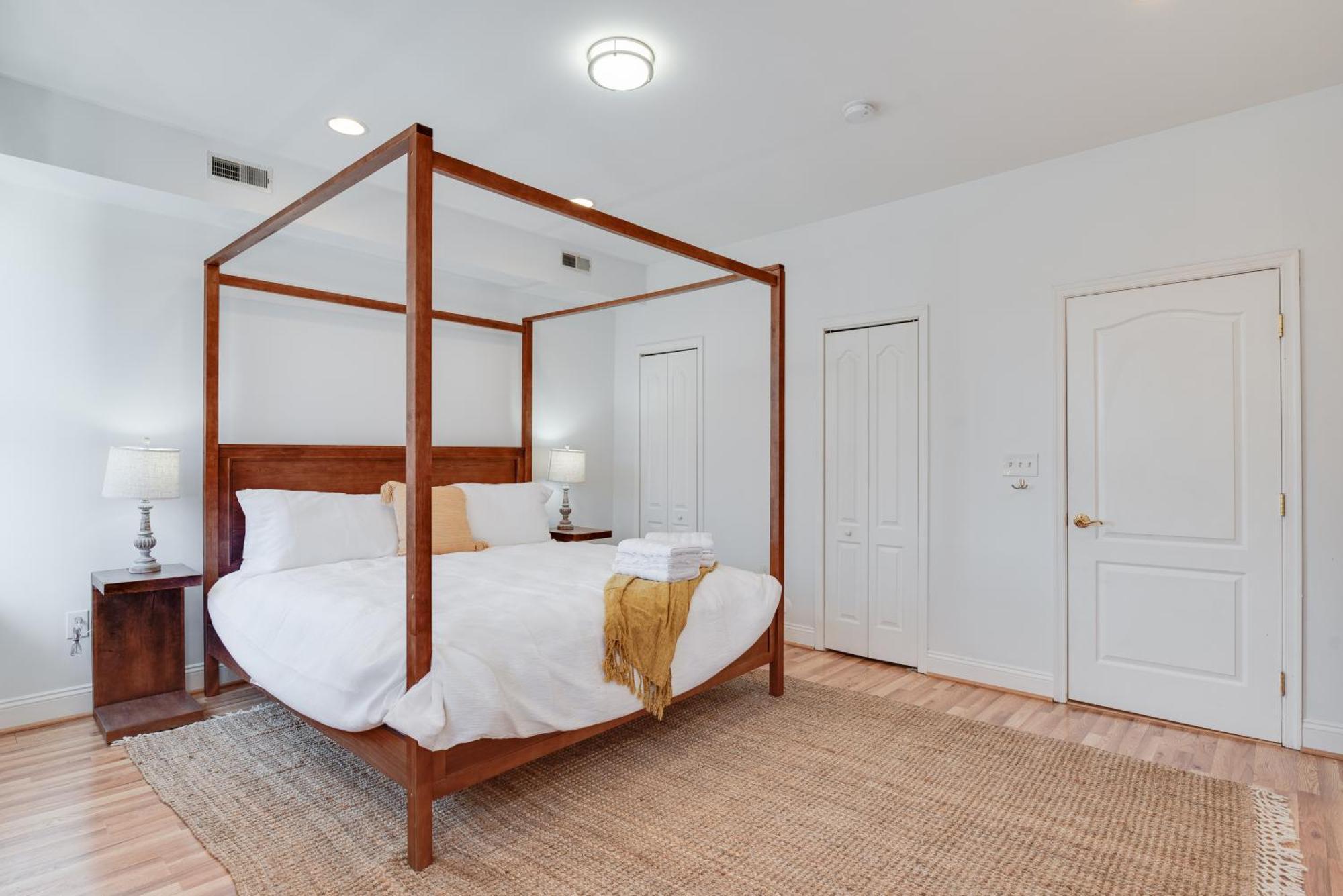 Spacious 4br Dc Townhouse With Jacuzzi & Parking Washington